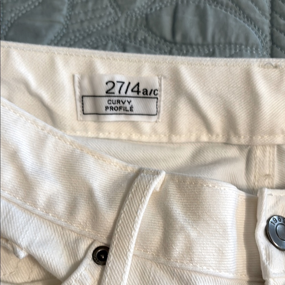 Gap Women’s White Flare Jeans